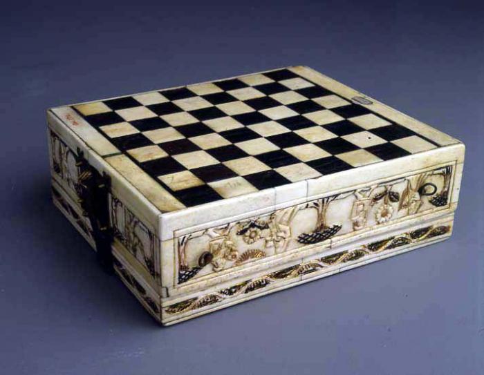 Box (boîte) (Bottom, back)
