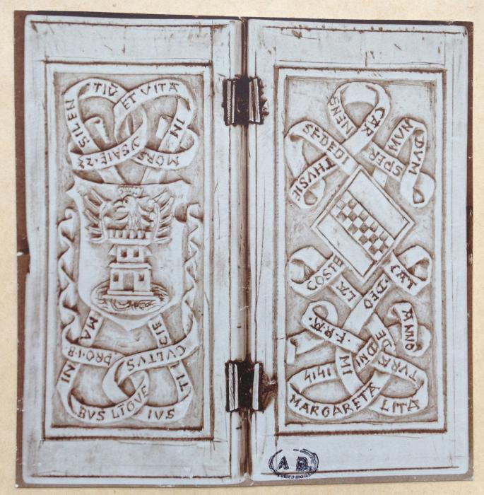 Diptych, 1 register, 1 arch across (colonnettes; plaquettes) (Back)