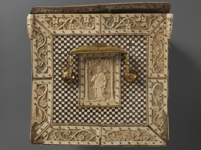 Casket with openwork panels (coffret; plaques ajourées) (End, left)