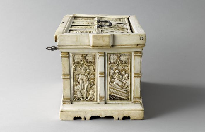 Casket, ogee arches (coffret; box; boite) (End, right)