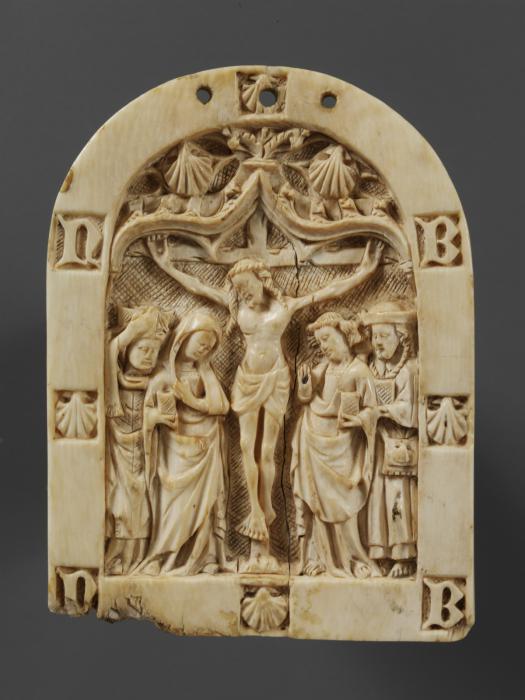 Pax, 1 ogee arch across (baiser de paix) (Front)