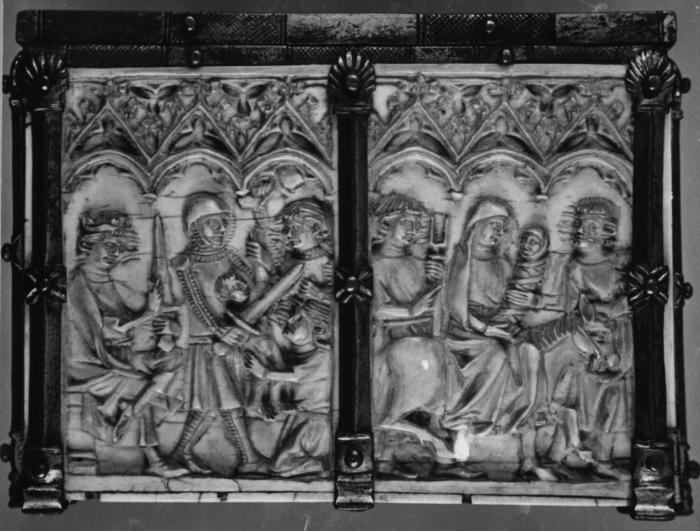 Casket, with arches and quatrefoils (coffret; frise d'arcatures; quatre-feuilles) (End, right)