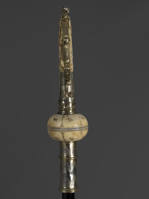Head of crozier (crosse); double-sided panel, 1 register, 1 trefoil arch across (colonnettes) (Front)