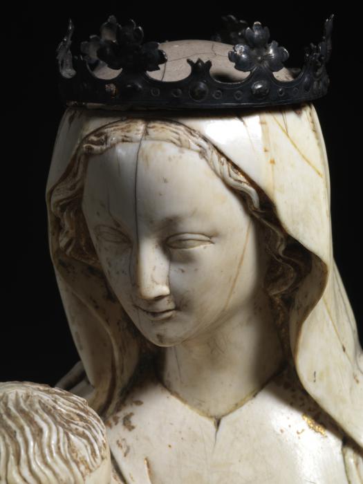Statuette; known as 'Vierge de Lisieux' (Detail)