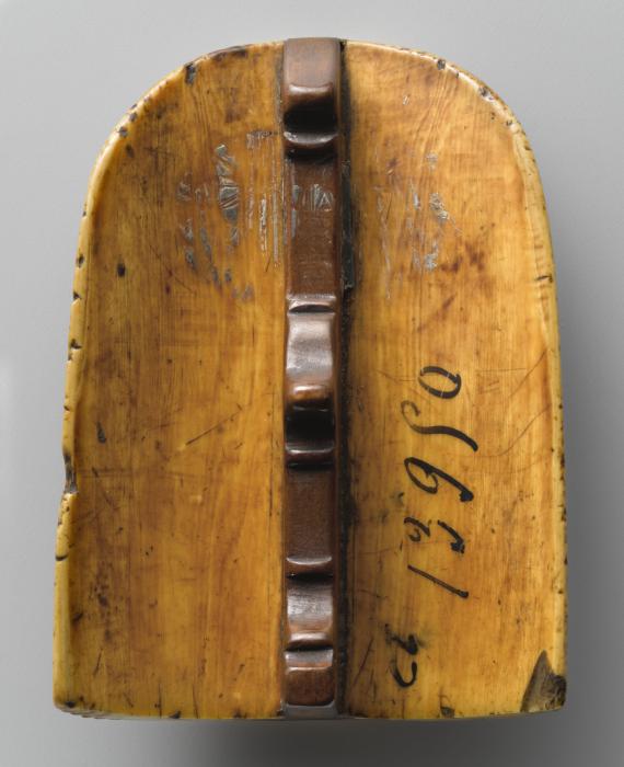 Pax, 1 ogee arch across (baiser de paix) (Back)