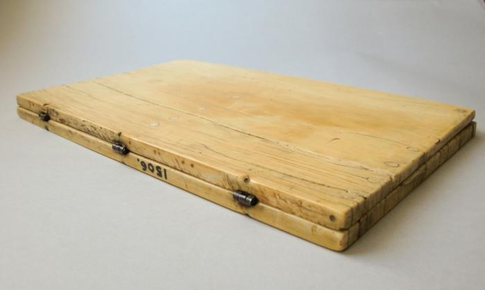 Diptych, 2 registers, 2 arches across (colonnettes; frise d'arcatures) (Side)