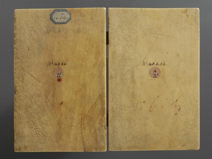 Diptych, 1 register, 1 arch across, bands of rosettes (plaquettes; décor de roses; colonnettes) (Back, open)