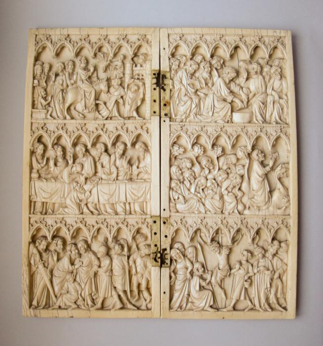 Diptych, 3 registers, 6 arches across (frise d'arcatures) (Front)