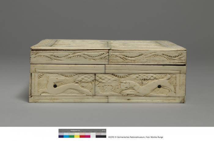 Box (boîte) (End, left)