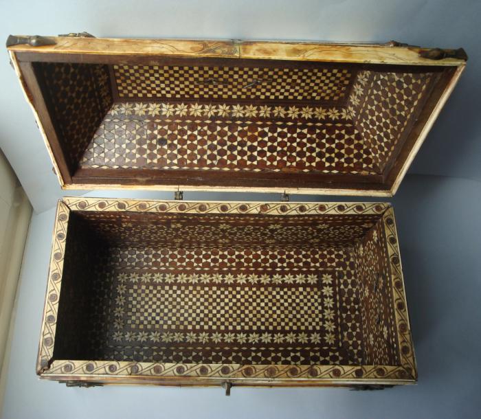 Casket with pitched lid (coffret); known as 'Arqueta de los Reyes' (Kings' Casket) (Interior)