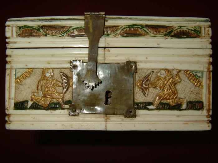 Box (boite) (Body, front)