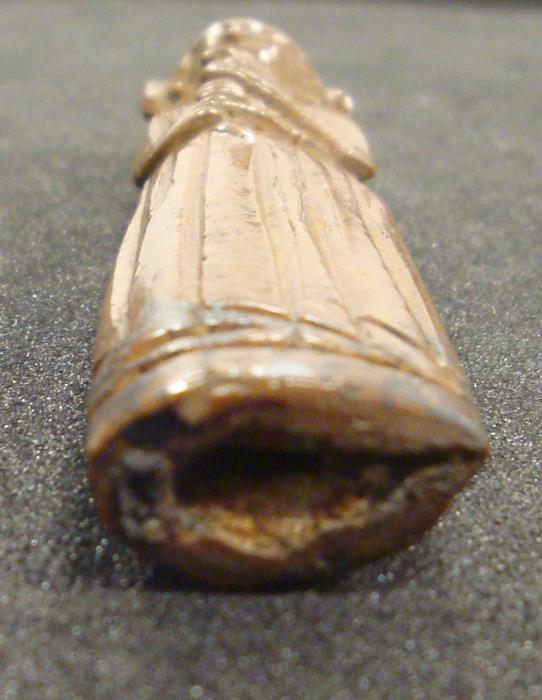 Knife handle (manche de couteau) (Bottom)