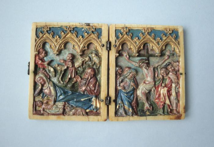 Diptych, 1 register, 3 arches across (frise d'arcatures; plaquettes) (Front)