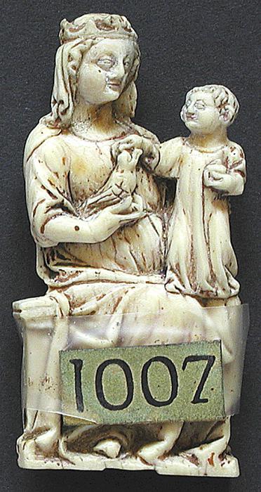 Statuette (Front)