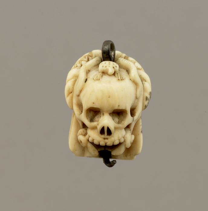 Rosary bead, 2 faces (Front)