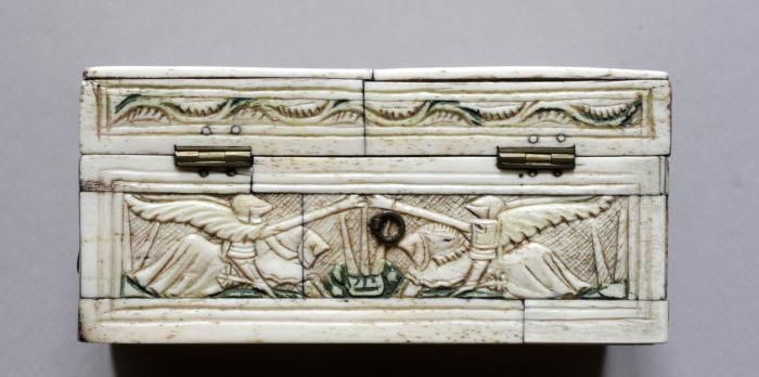 Box (boîte) (Body, back)