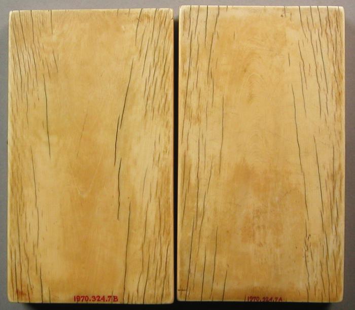 Diptych, 2 registers, 1 arch across, bands of rosettes (plaquettes; décor de roses) (Back)