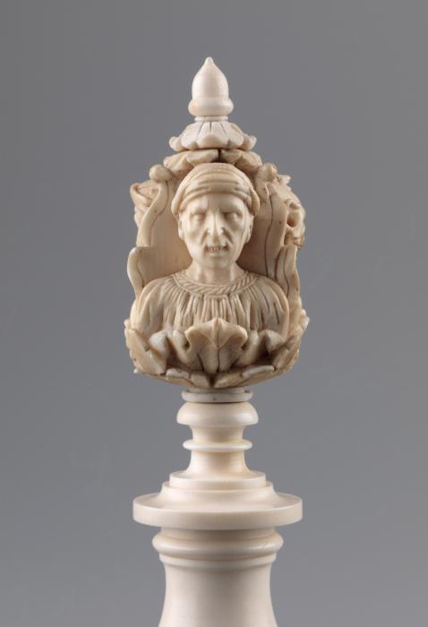 Pommel (for a walking stick?) or rosary bead, 3 faces (chapelet) (Side 2)