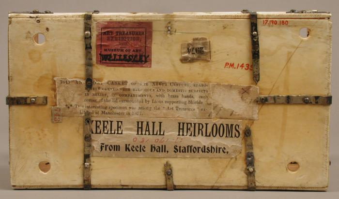 Casket, with quatrefoils (coffret; quatre-feuilles) (Back)