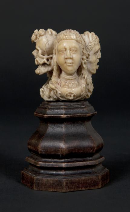 Rosary bead, 4 faces (chapelet) (Side 3)
