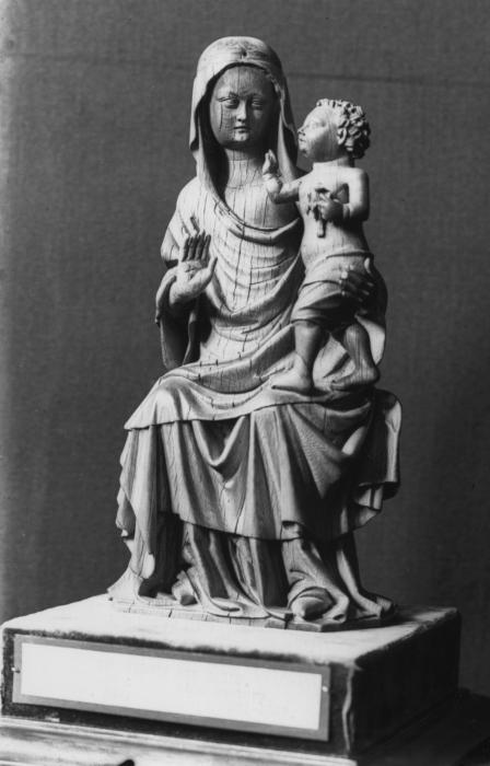 Statuette (Front)