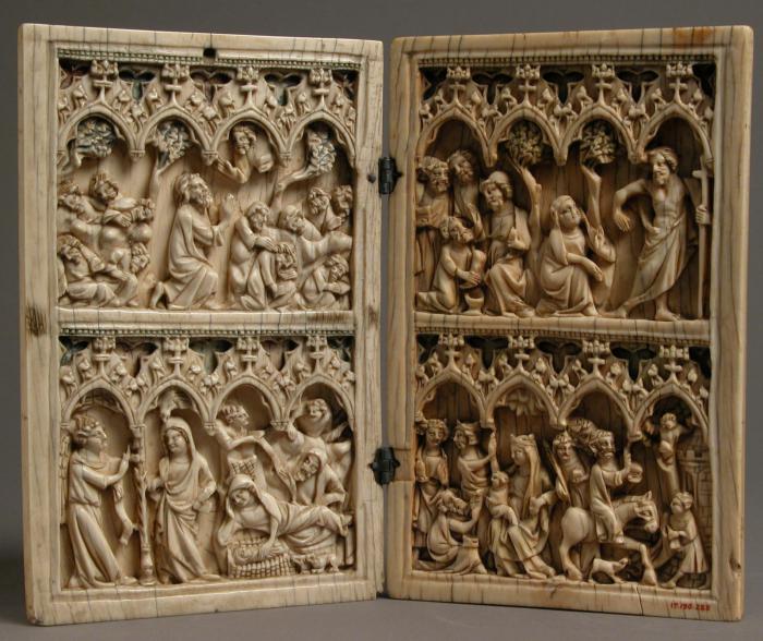 Diptych, 2 registers, 4 arches across (frise d'arcatures) (Front)