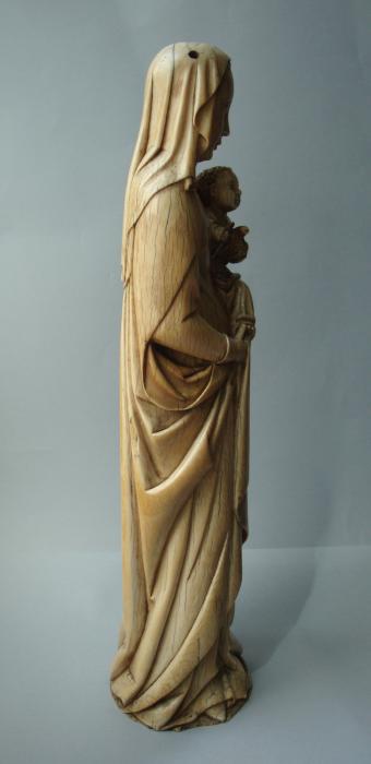 Statuette (Side)