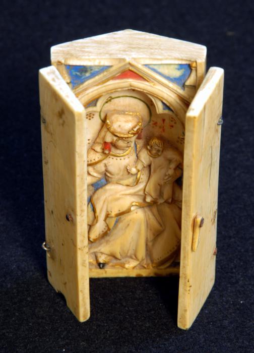 Triptych, 1 register, 1 arch across (Front)