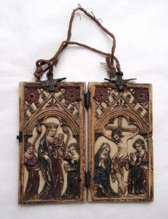 Diptych, 1 register, 1 arch across (plaquette) (Front)