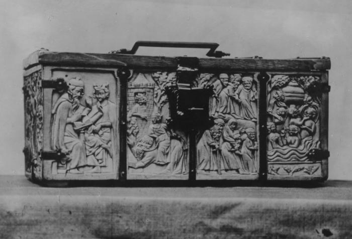 Casket (coffret)