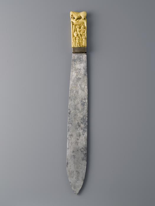 Knife handle (Side 1)