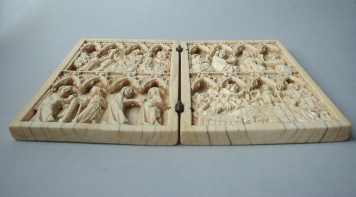Diptych, 2 registers, 4 arches across (frise d'arcatures) (Bottom)