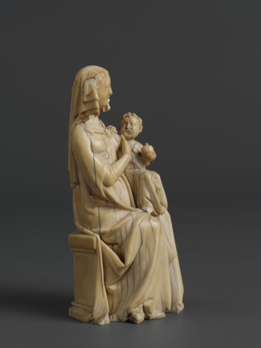 Statuette (Side)