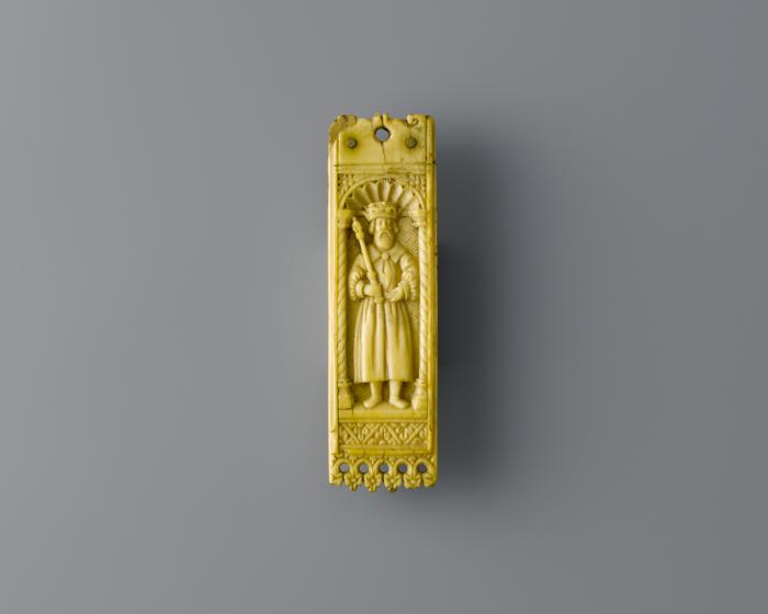Belt pendant (Side 1)