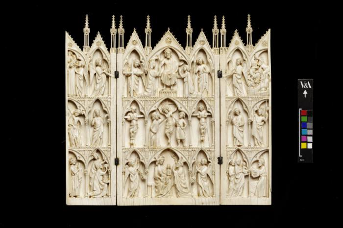 Triptych with gables, 3 registers, with arches across (frise d'arcatures; colonnettes) (Front)