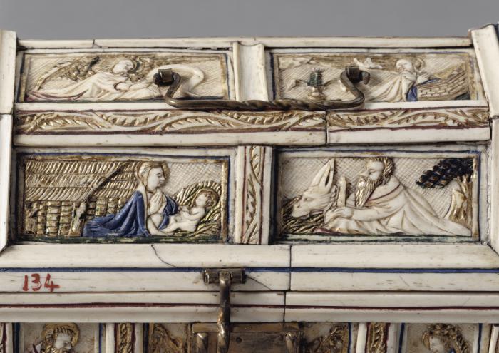 Box with pitched lid (boîte) (Lid, front)