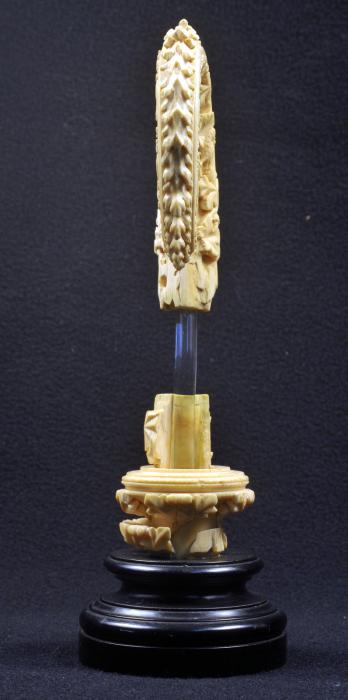 Head of crozier (crosse) (Side)
