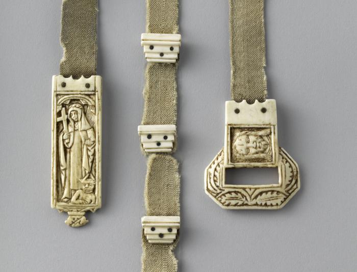 Belt with ivory buckle, pendant and stops (ceinture)