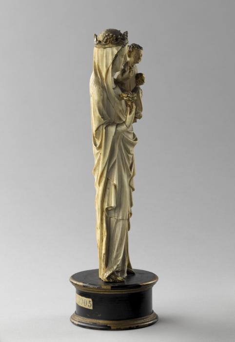 Statuette (Side)
