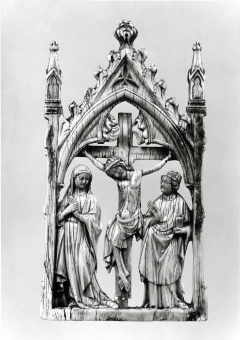 Gabled openwork panel (probably a pax), 1 register, 1 arch across (plaque ajourée; baiser de paix) (Front)
