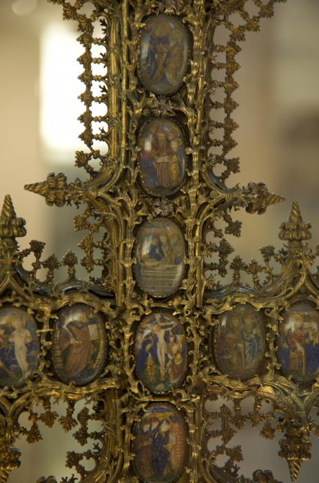 Oval medallions (17) decorating an altar cross or processional cross (Front, detail)