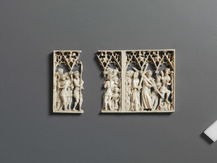 Openwork panels, 4 registers, 3 arches across (plaques ajourées; frise d'arcatures) (Front)