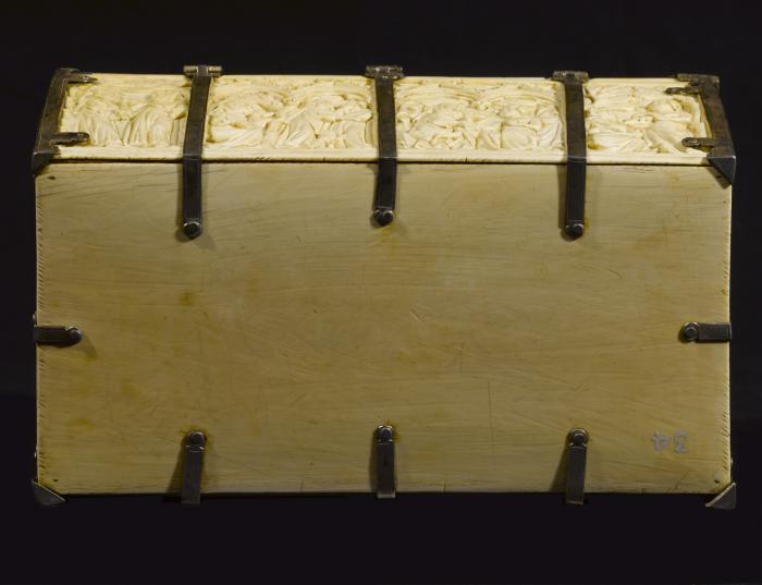 Casket, with arches, quatrefoils, rosettes (coffret; frise d'arcatures; quatre-feuilles) (Bottom)