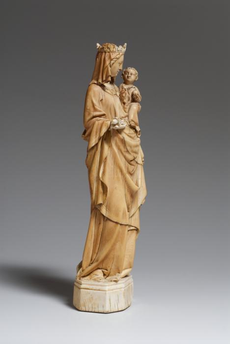 Statuette (Side, right)