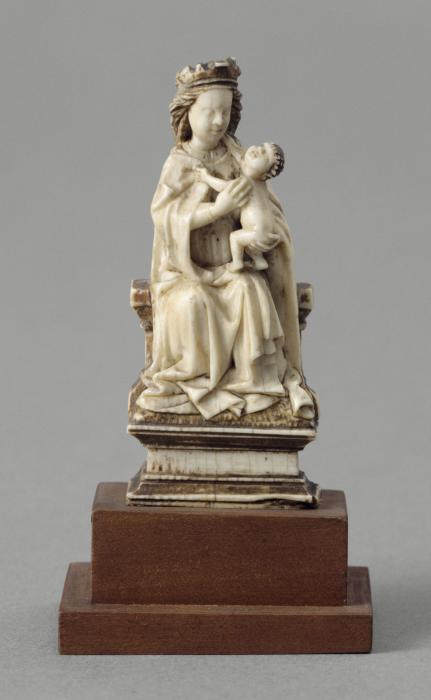 Statuette (Front)