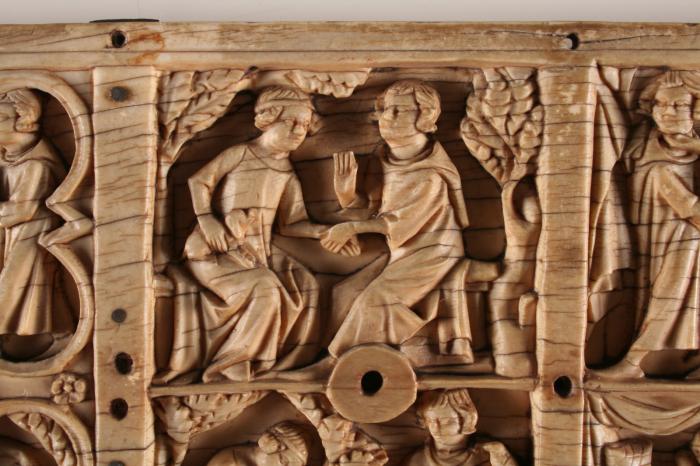 Lid (fragment of a casket), 2 registers, with quatrefoils (quatre-feuilles; coffret) (Front, detail)