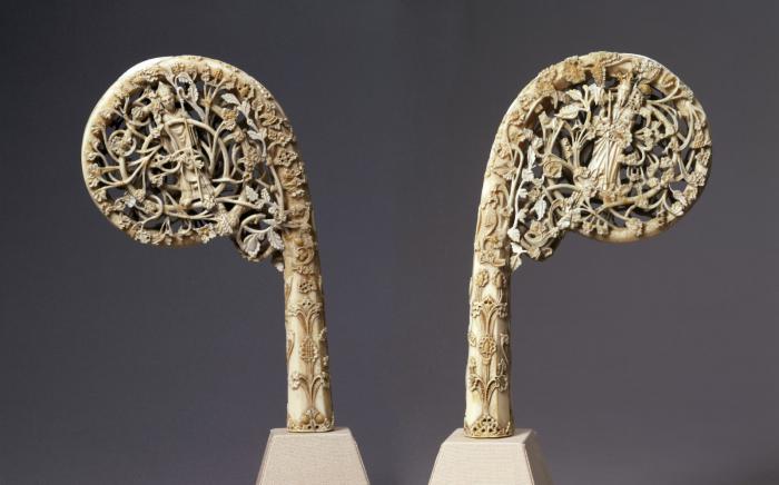 Head of crozier (crosse); known as the Wingfield-Digby Crozier. (Side 1; side 2)
