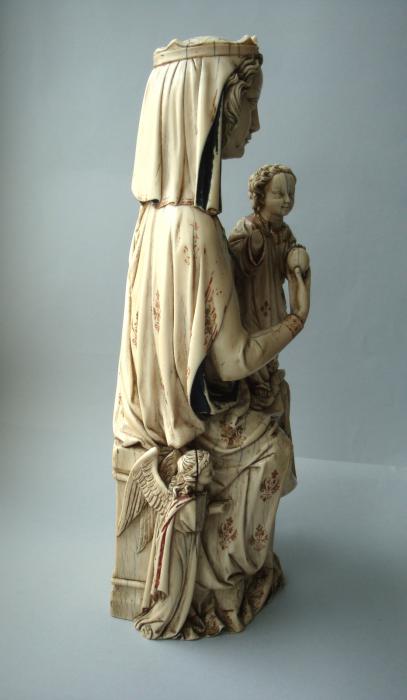 Statuette (Side)