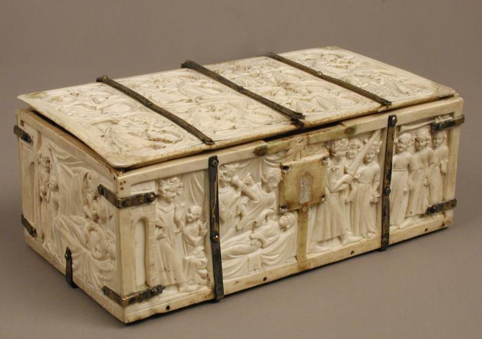 Casket, with quatrefoils (coffret; quatre-feuilles) (Front)