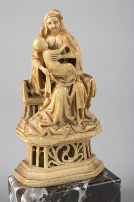 Statuette (Front)
